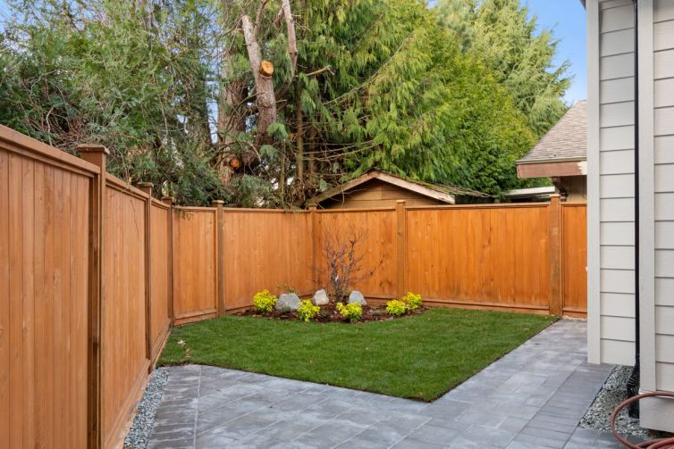 6591_Goldsmith_Drive_EsgeeCorporate-backyard2