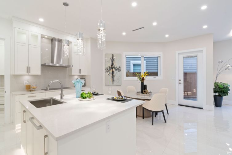 6591_Goldsmith_Drive_EsgeeCorporate-kitchen
