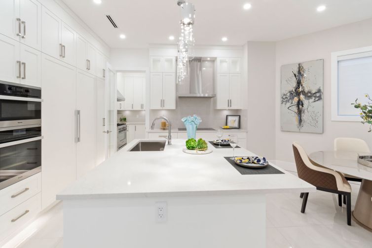 6591_Goldsmith_Drive_EsgeeCorporate-kitchen3