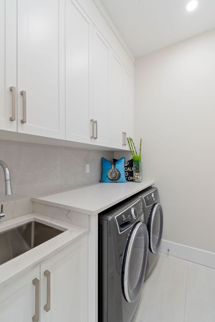 6591_Goldsmith_Drive_EsgeeCorporate-laundry