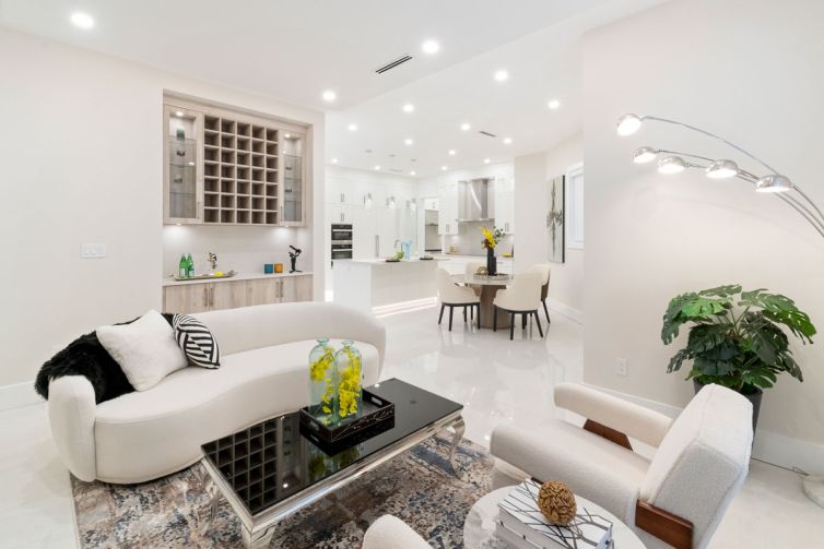 6591_Goldsmith_Drive_EsgeeCorporate-mainfloor