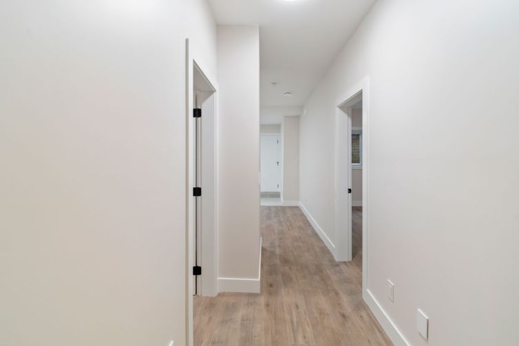 A-7574_Murray_Street_25