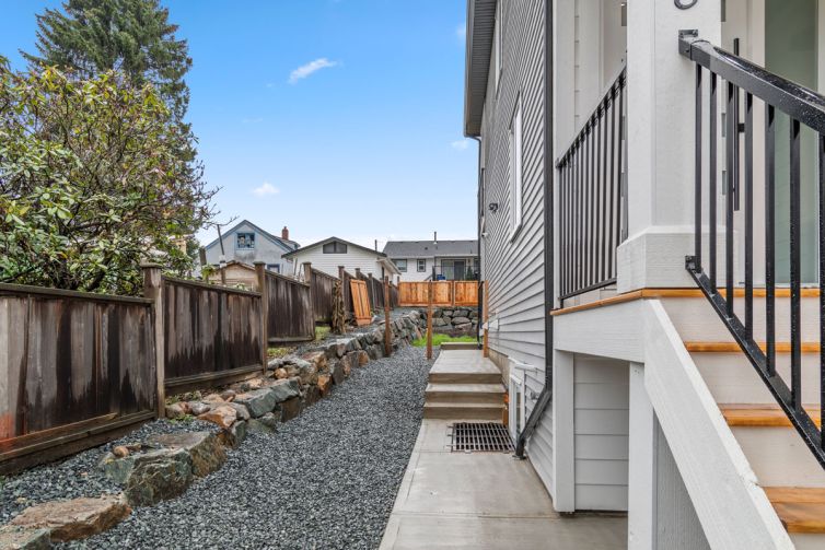 A-7574_Murray_Street_29